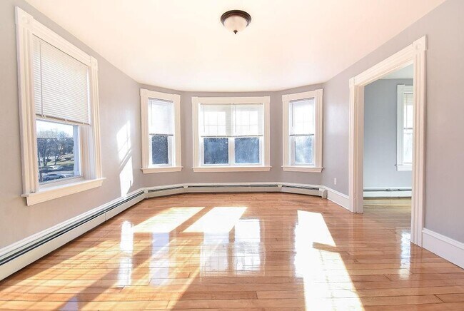 Building Photo - 141 Bourne Ave