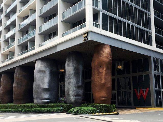 Building Photo - 475 Brickell Ave