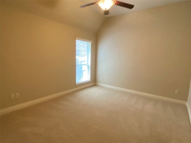 Building Photo - 5922 Solara Ledge Ln
