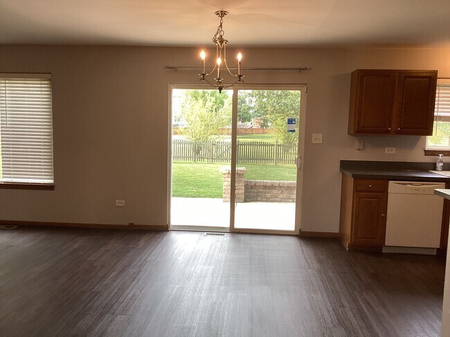 Building Photo - 27450 W Fawn Lake Ct