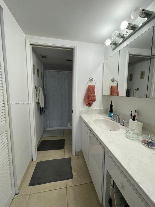 Building Photo - 1901 Brickell Ave