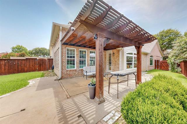 Building Photo - 9964 Madrone Dr