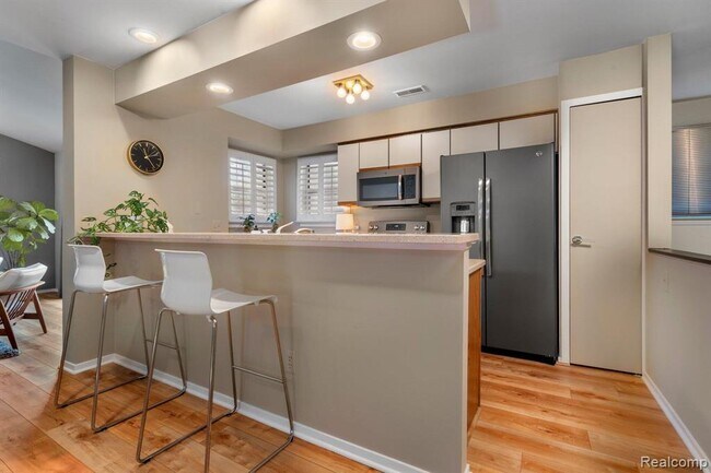 Building Photo - 6625 Fireside Ct