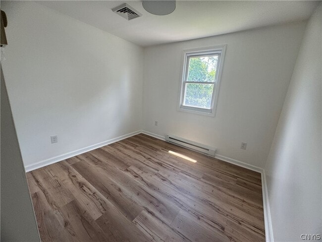 Building Photo - 110 Lake Country Dr