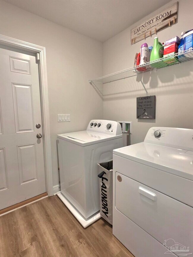 Building Photo - 1813 Leigh Lp