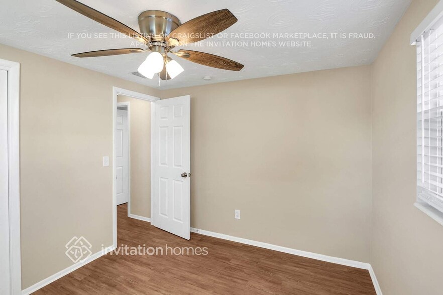 Building Photo - 3910 Beechwood Dr