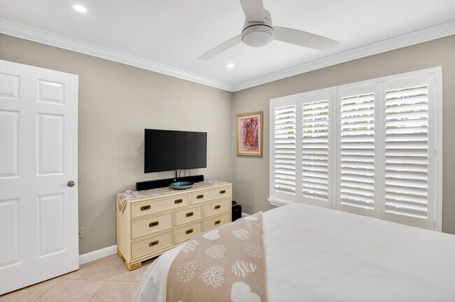 Building Photo - 75 Venetian Dr