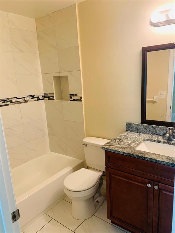 Building Photo - 2480 Chestnut Woods Dr