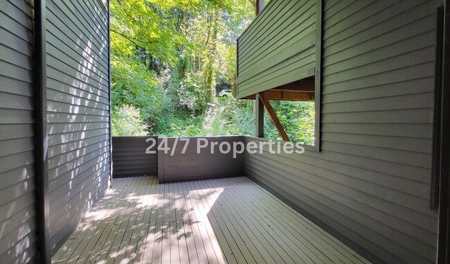 Building Photo - FOUR STORY - 5BD I 3BA - NW Contemporary H...