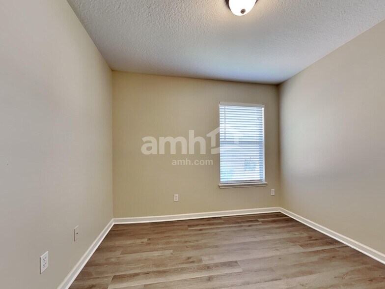 Building Photo - 1008 Beckingham Dr