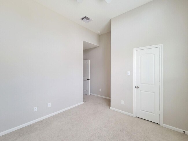 Building Photo - 219 Biltmore Loop