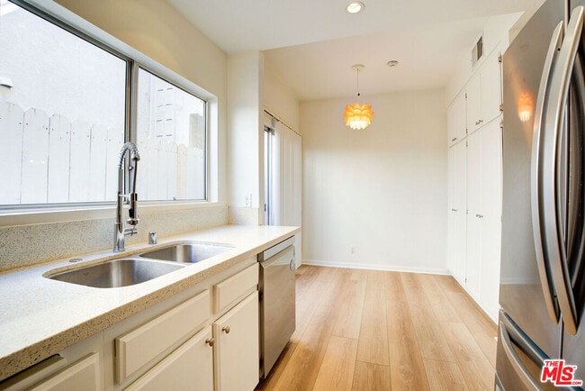 Building Photo - 2405 34th St