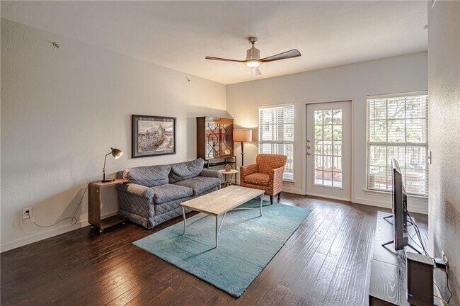 Building Photo - 6810 Deatonhill Dr