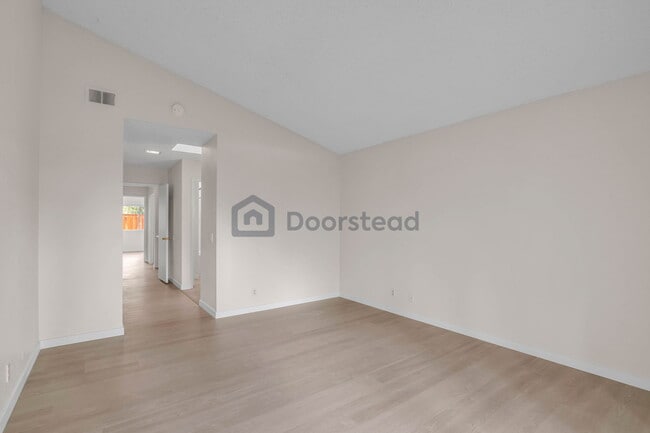 Building Photo - 4035 Egret Ct