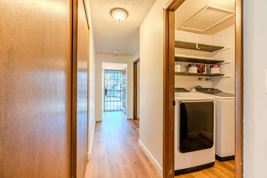 Building Photo - 14225 SW Rocklynn Pl