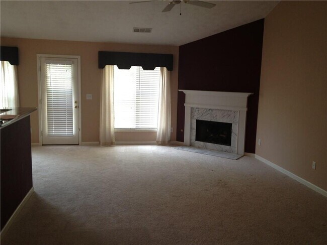 Building Photo - 2235 Laurel Pointe Ln