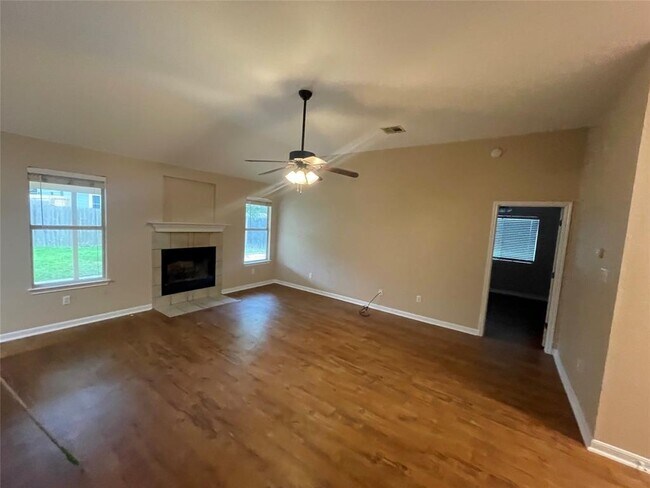 Building Photo - 326 Katy Crossing