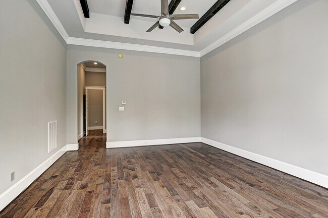 Building Photo - 325 Bunker Hill Rd