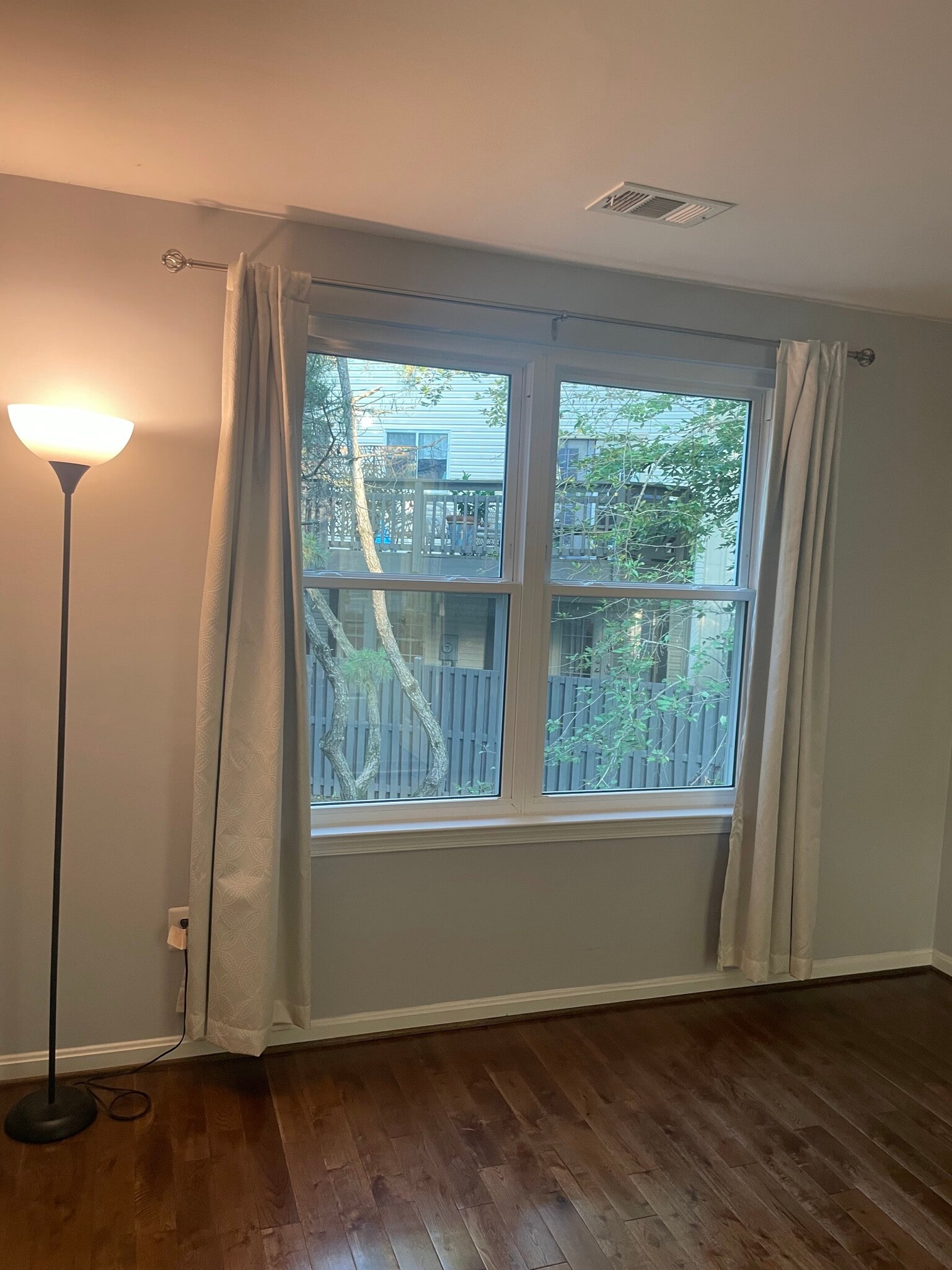 Building Photo - 10024 Vanderbilt Cir