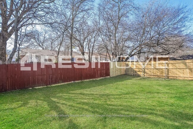 Building Photo - 3128 Ronay Dr