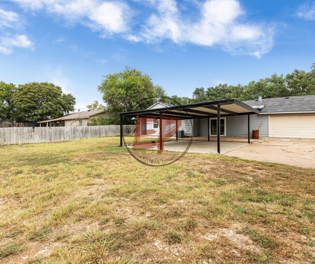 Building Photo - 521 Jancy Dr
