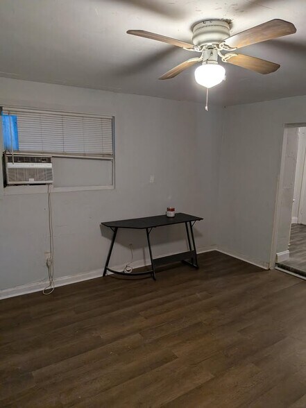 Building Photo - 1537 SW 44th Ave