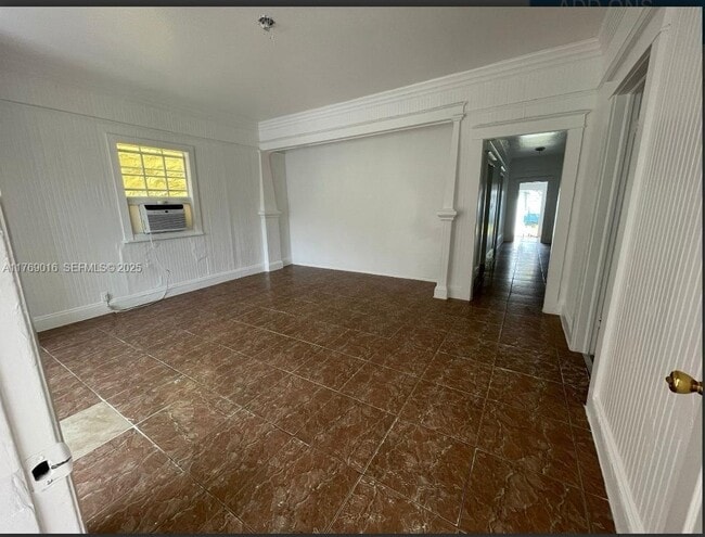 Building Photo - 707 4th St