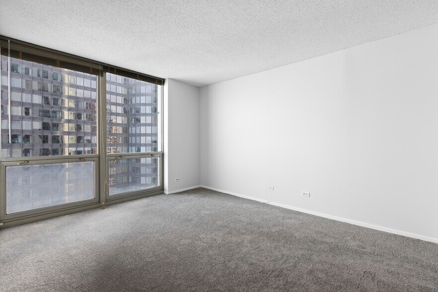 Building Photo - 195 N Harbor Dr