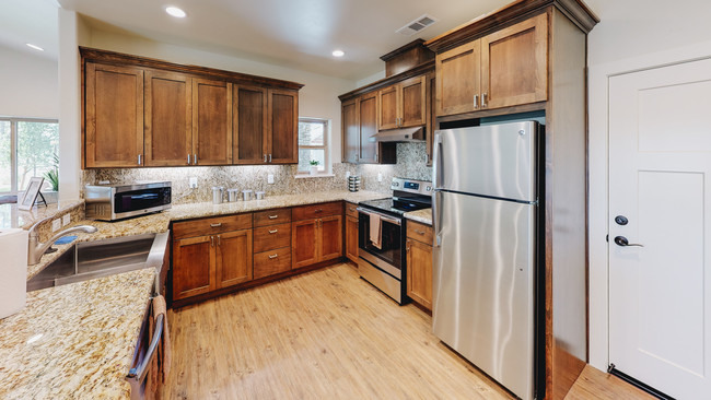 Building Photo - Villas at Timberline