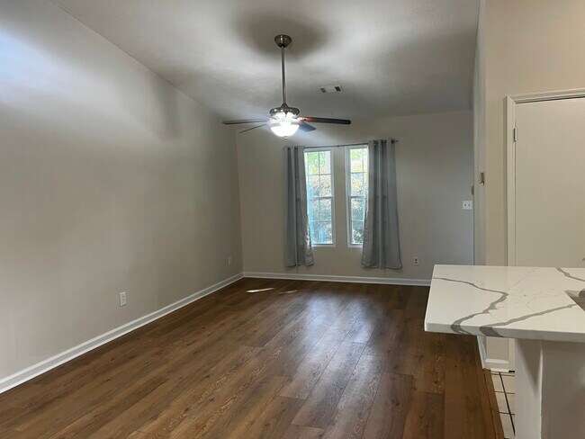 Building Photo - 3457 Highland Pine Way