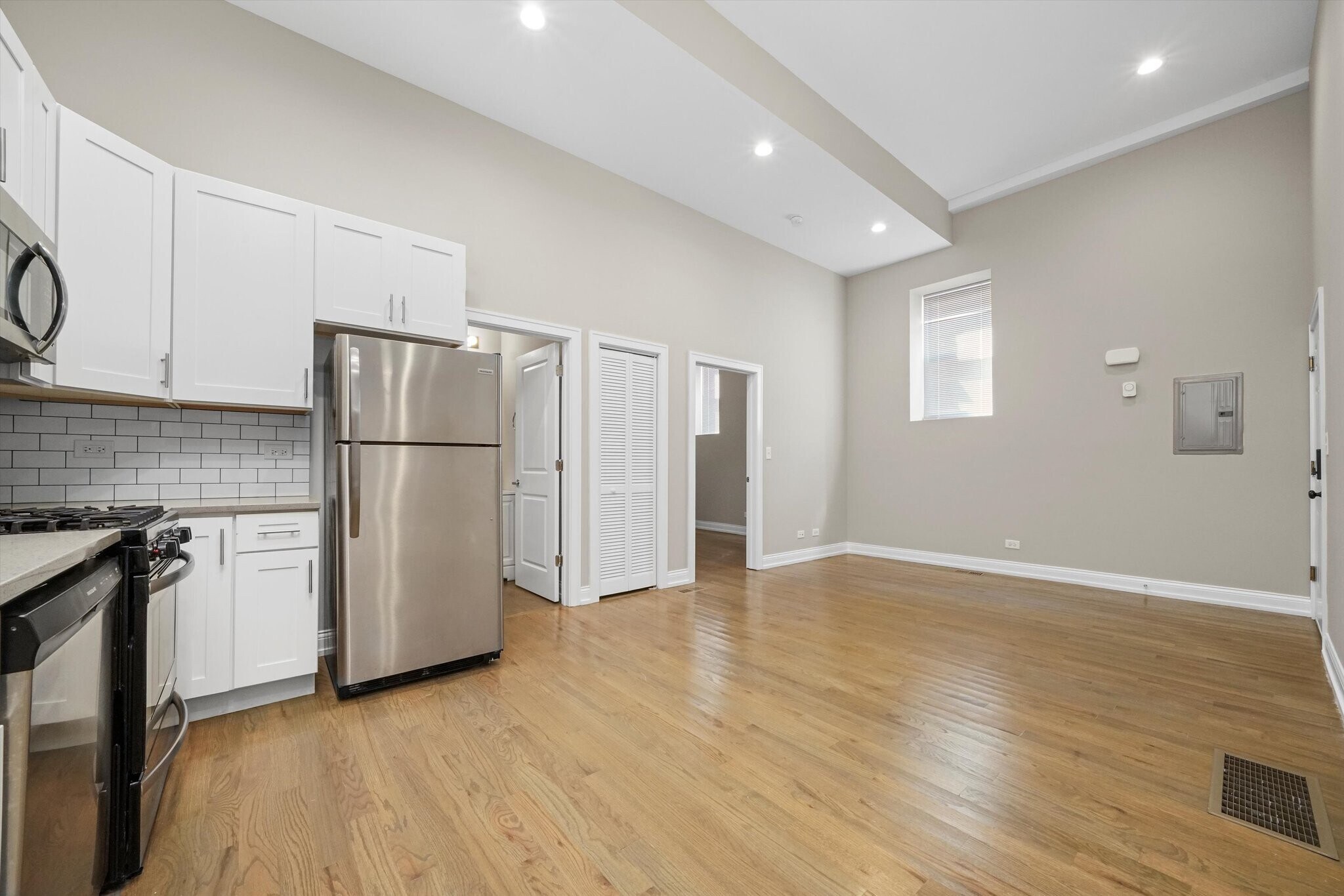 Building Photo - 1946 S Racine Ave