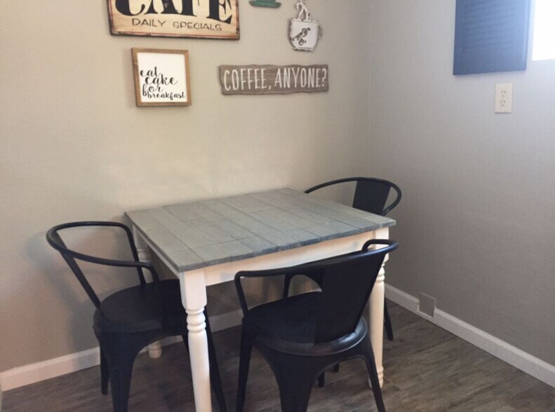 Building Photo - 1628 Lindley Dr