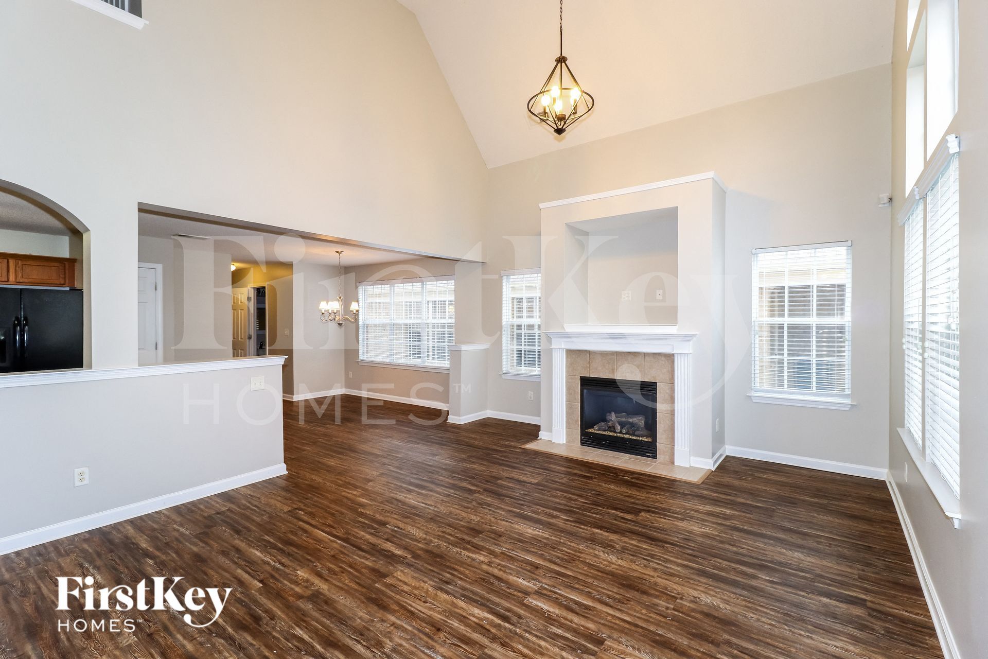 Building Photo - 8558 Shady Elm Dr