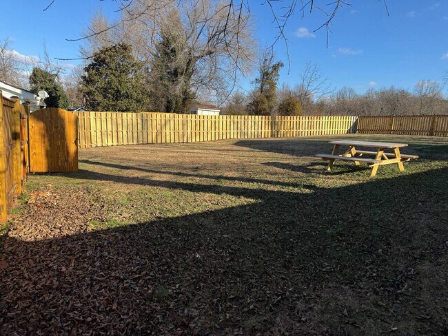 Building Photo - 10417 S Grant Ave