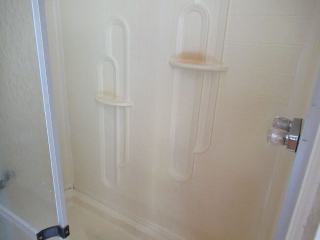 Building Photo - 406 Crystal Dr