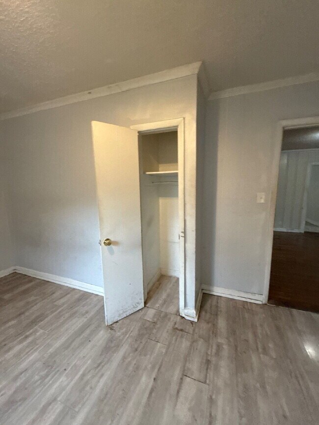 Building Photo - 719 Craft Rd