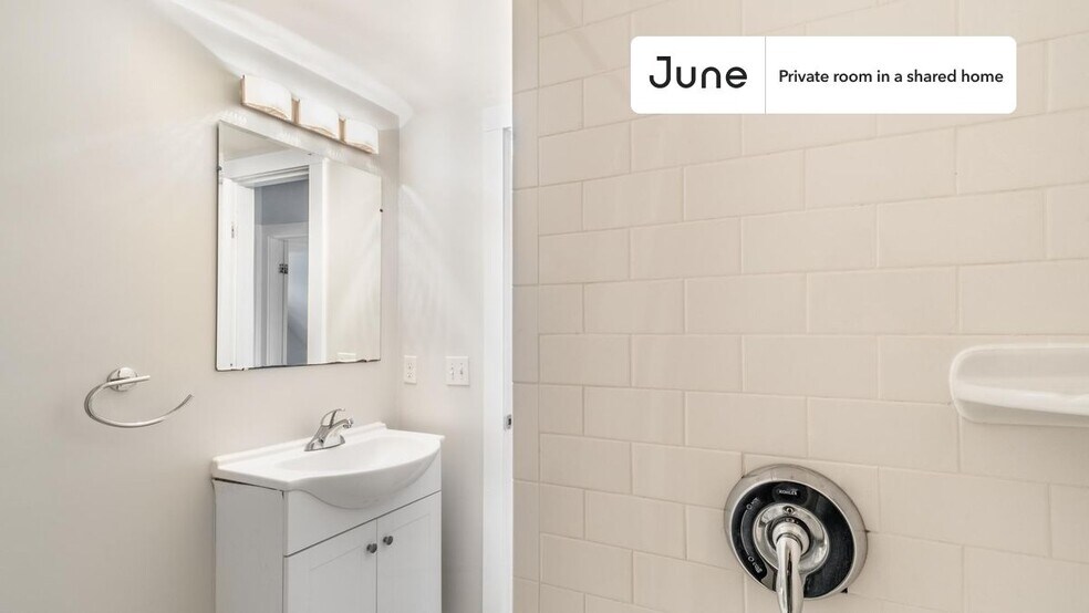 Building Photo - Room in Shared 4 bed/1.5 bath home in Somerville