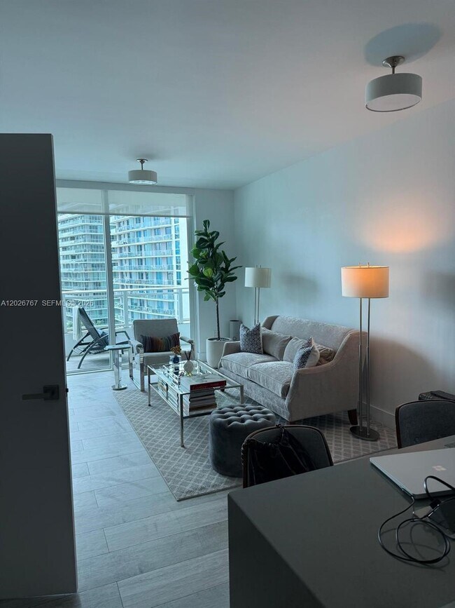 Building Photo - 1080 Brickell Ave