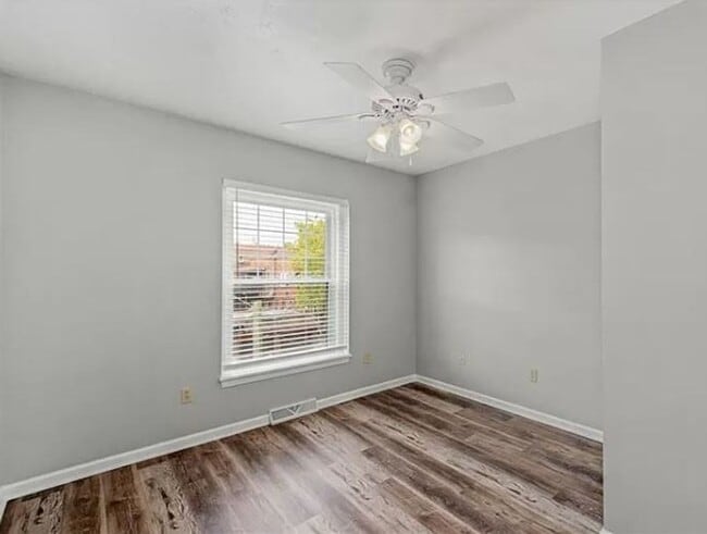 Building Photo - Beautifully remodeled 6 BR, 1.5 Bath brick home on level double-lot in Wilkinsburg!