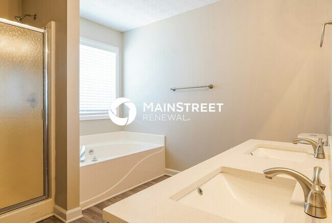 Building Photo - 4 Bedroom Pet-Friendly Home in Powder Springs, GA with Main Street Renewal