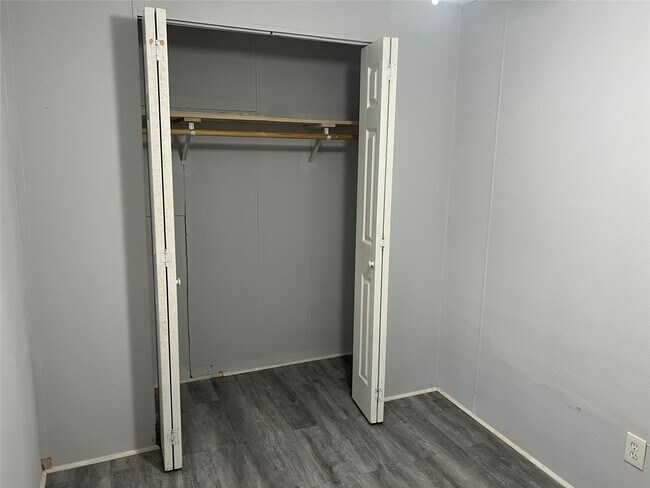 Building Photo - 13207 Captain Cir
