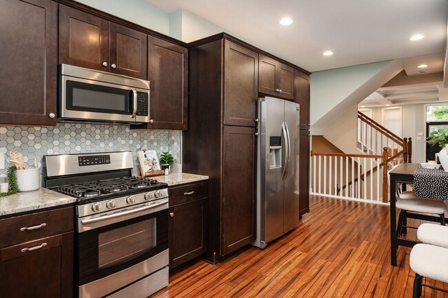 Building Photo - Gorgeous renovated home in Riverside Neigh...