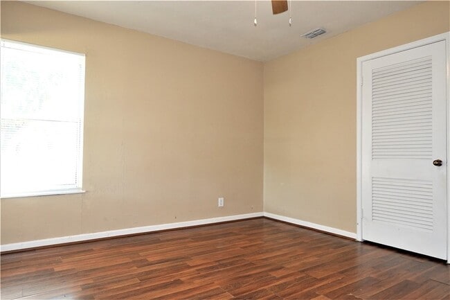 Building Photo - 114 Acacia Arch St