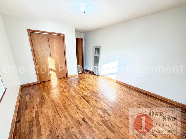 Building Photo - 3-Bedroom, 1.75-Bathroom home in Independence