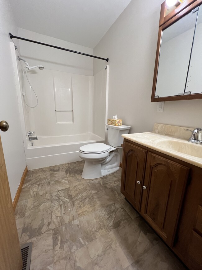 Building Photo - 61 E Park St