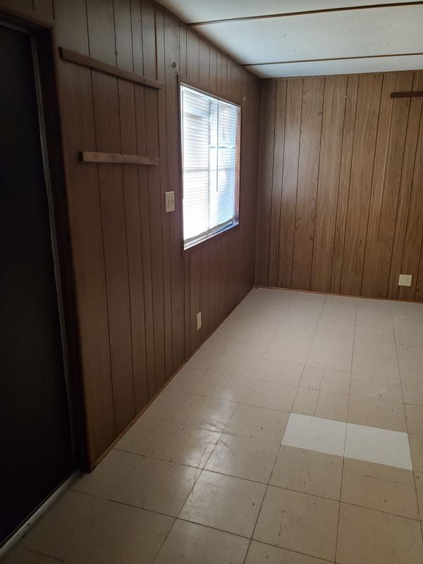 Building Photo - 715 Delouche St