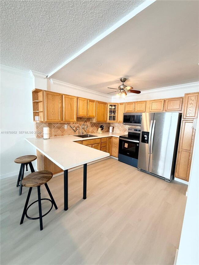 Building Photo - 3725 S Ocean Dr