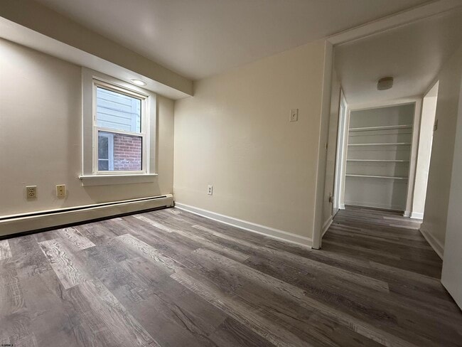 Building Photo - 103 N Troy Ave