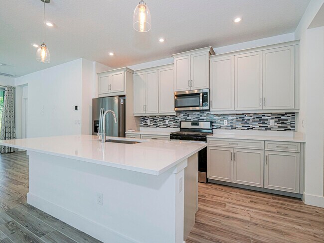 Building Photo - 11551 SW Viridian Blvd