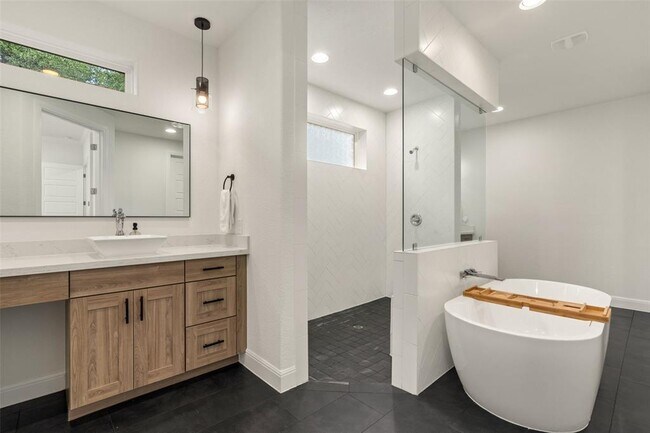Building Photo - 108 Sierra Mosca Trl